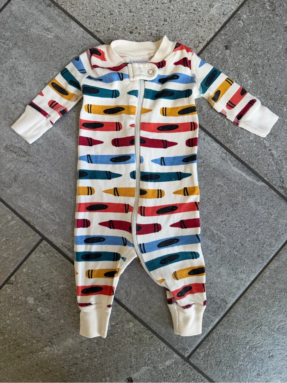 Hanna Andersson HannaJames Sleeper in Crayon Print, Size 0-3 Months